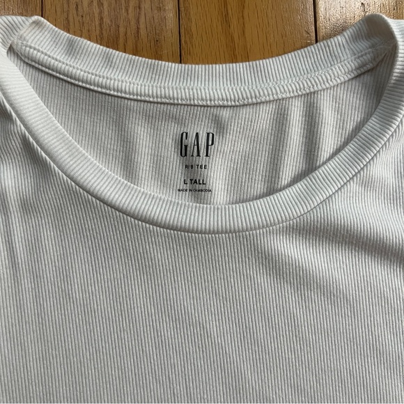 Gap women’s ribbed tee Size L - Picture 2 of 3
